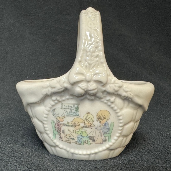 Vintage PRECIOUS MOMENT Lords Blessing Mini Basket Ceramic Home Decor 94 Collect